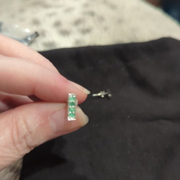 New David Sigal Sterling silver gem bar emerald earrings - Picture 2 of 3